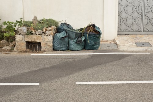 Builders skip hire service in Temple with various skip sizes